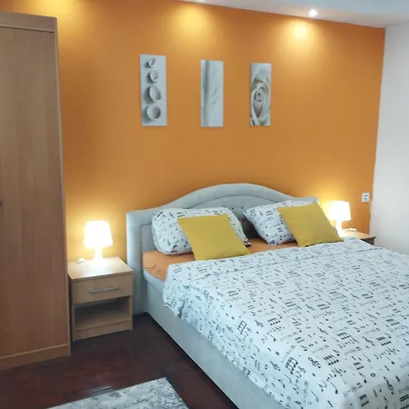 Sunshine Near The Zoo, Free Parking Апартаменты